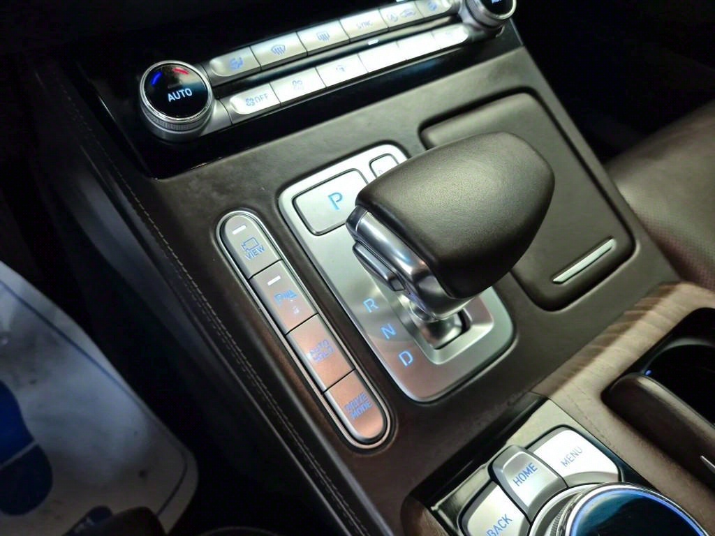 Genesis G90 - Vista 8