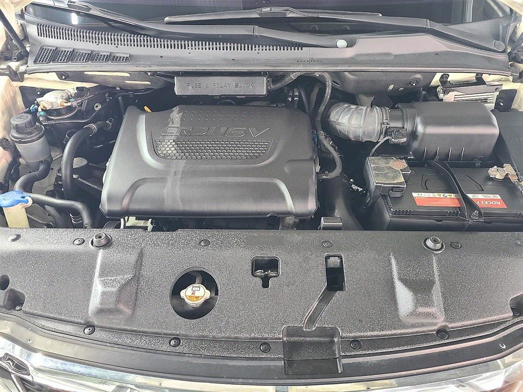 KIA Carnival - Vista 6