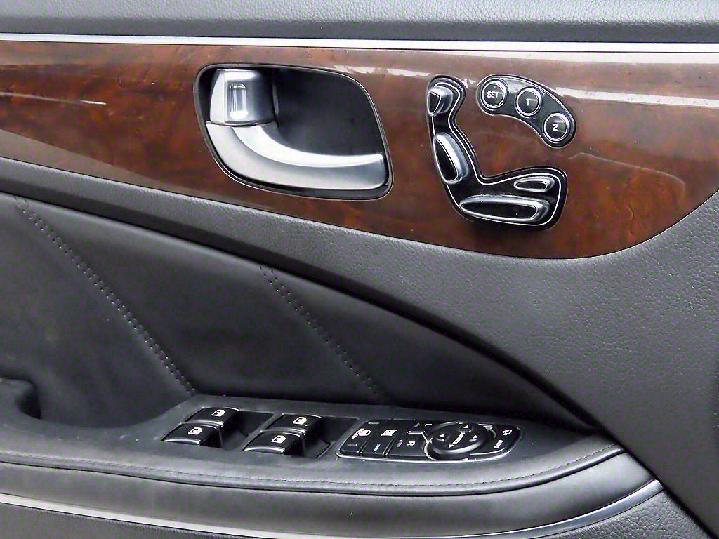 HYUNDAI Equus - Vista 10