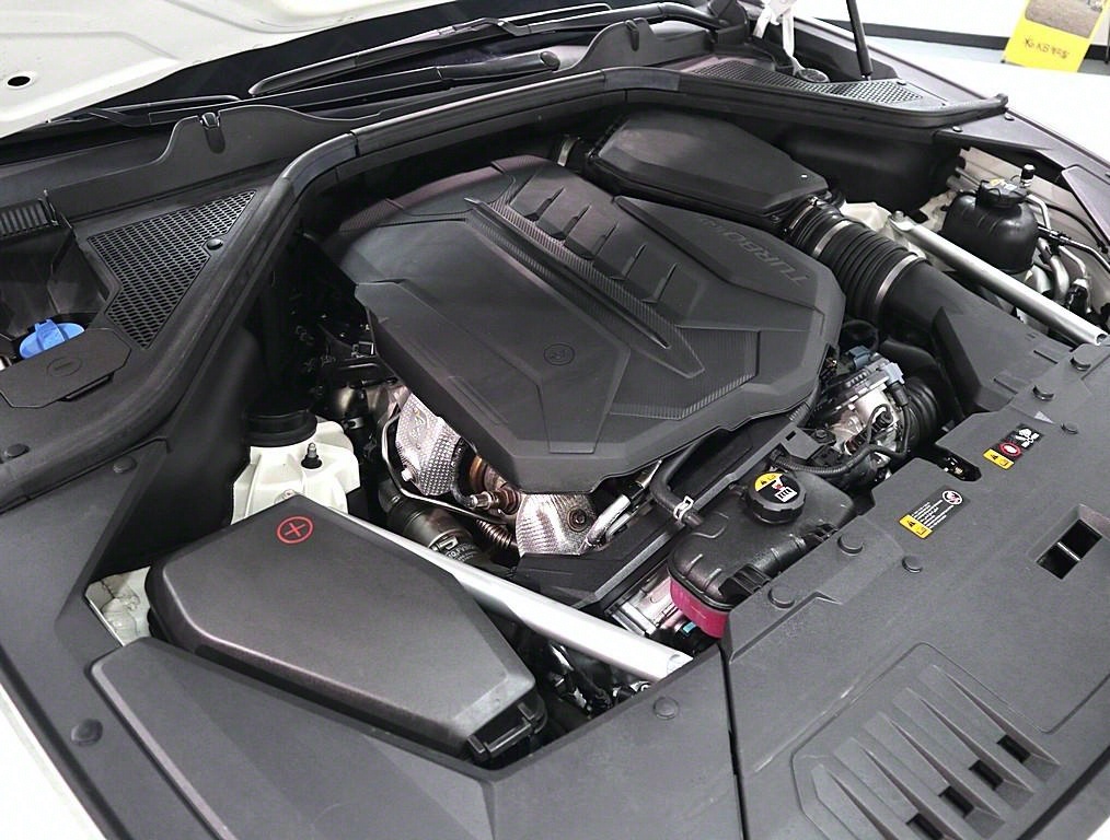 Genesis GV80 - Vista 6