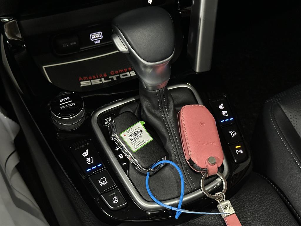 KIA Seltos 2021 Negro - Importación desde Corea - HF Imports Iquique - Foto 17