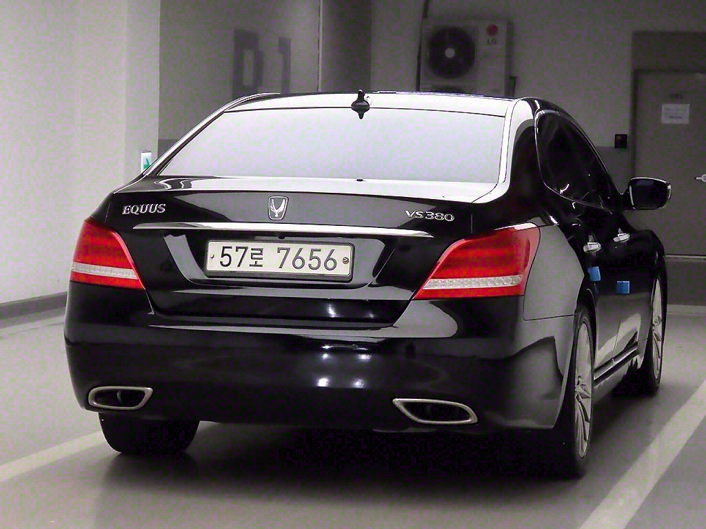 HYUNDAI Equus - Vista 4