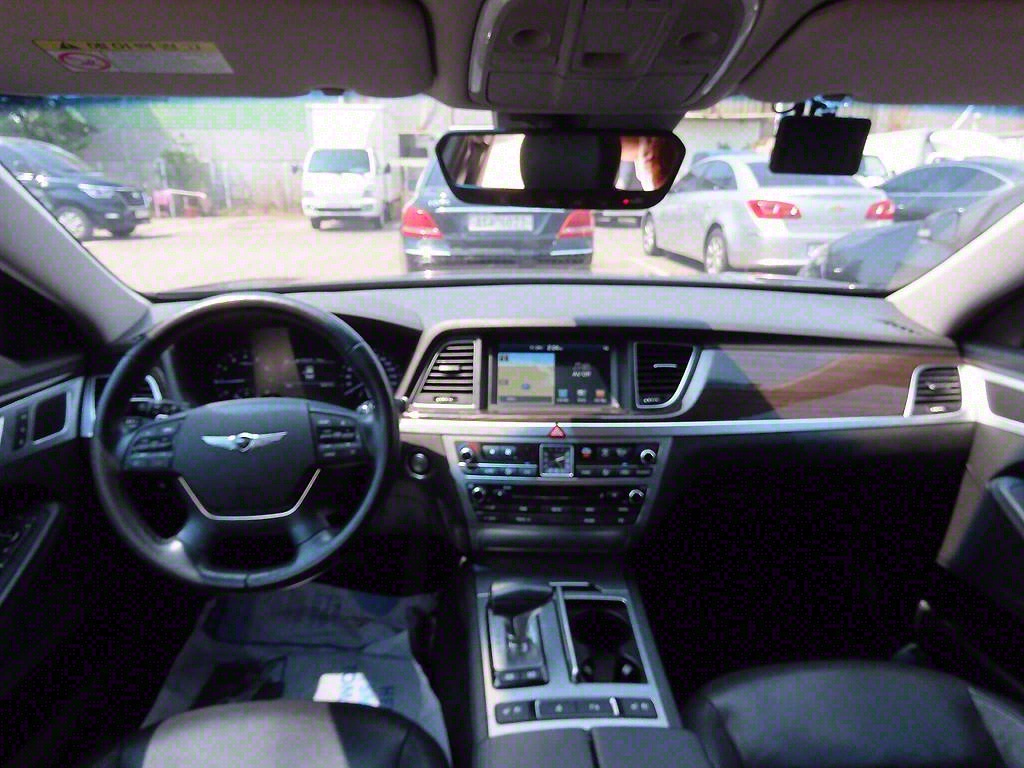 Genesis G80 - Vista 9