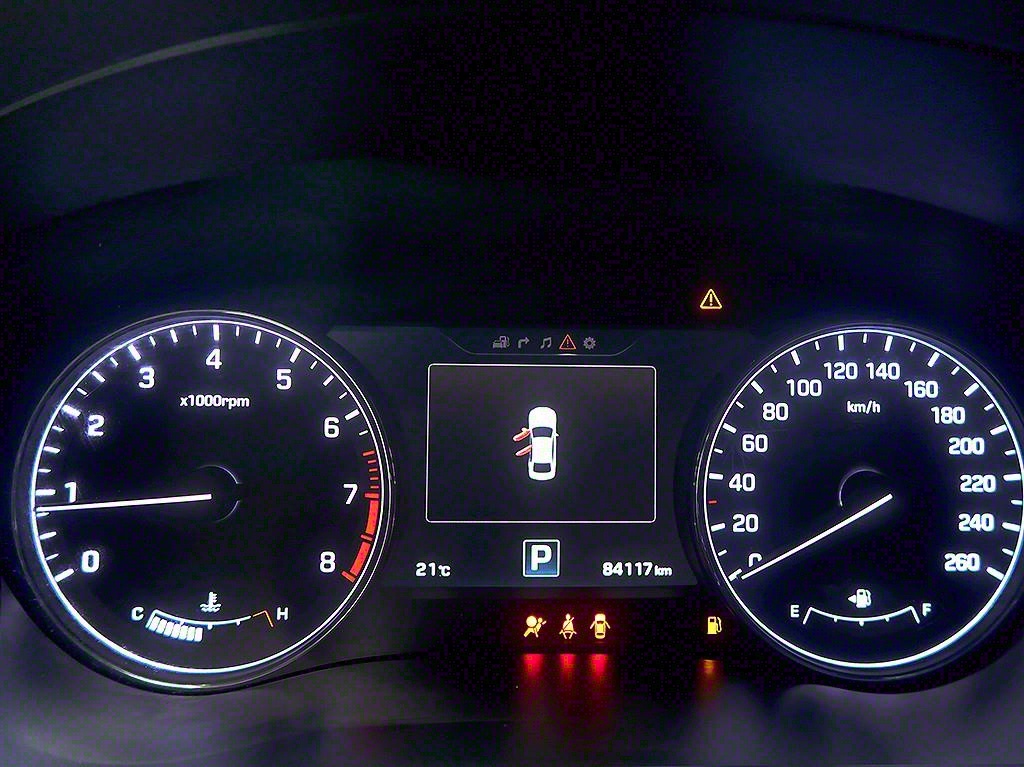 HYUNDAI Genesis - Vista 9