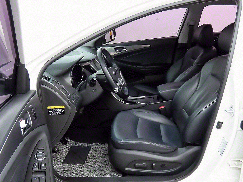 HYUNDAI Sonata - Vista 5