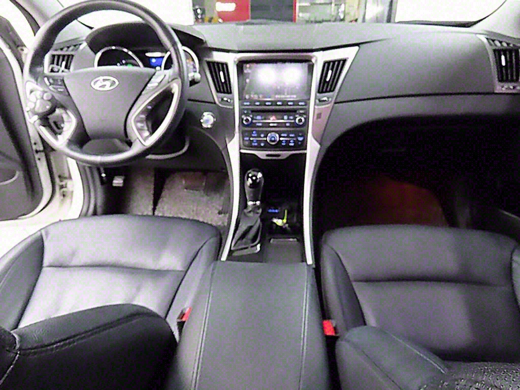 HYUNDAI Sonata - Vista 7