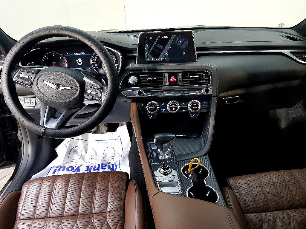 Genesis G70 - Vista 5