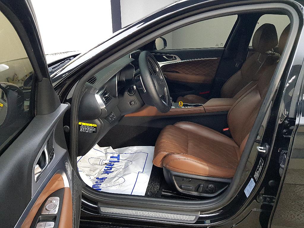 Genesis G70 - Vista 8