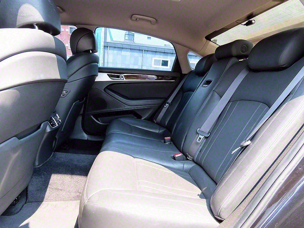 Genesis G80 - Vista 6