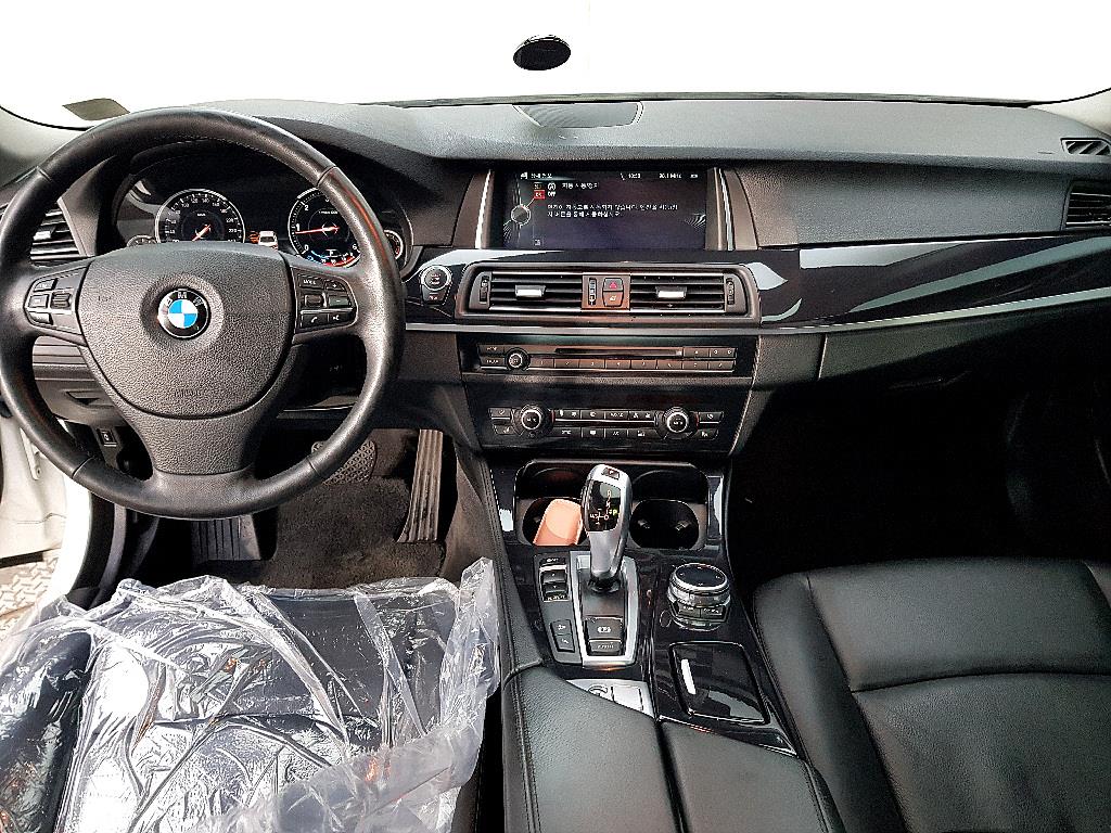 BMW 5 Series - Vista 5