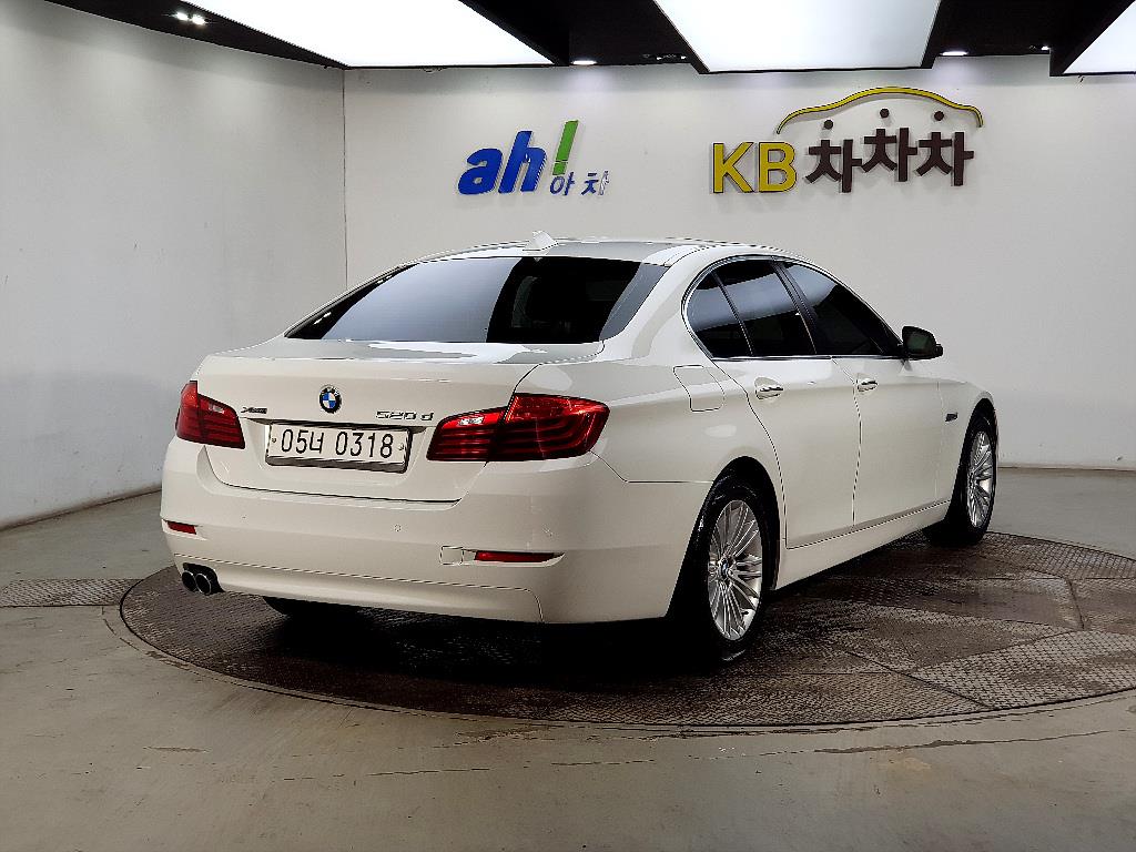 BMW 5 Series - Vista 4