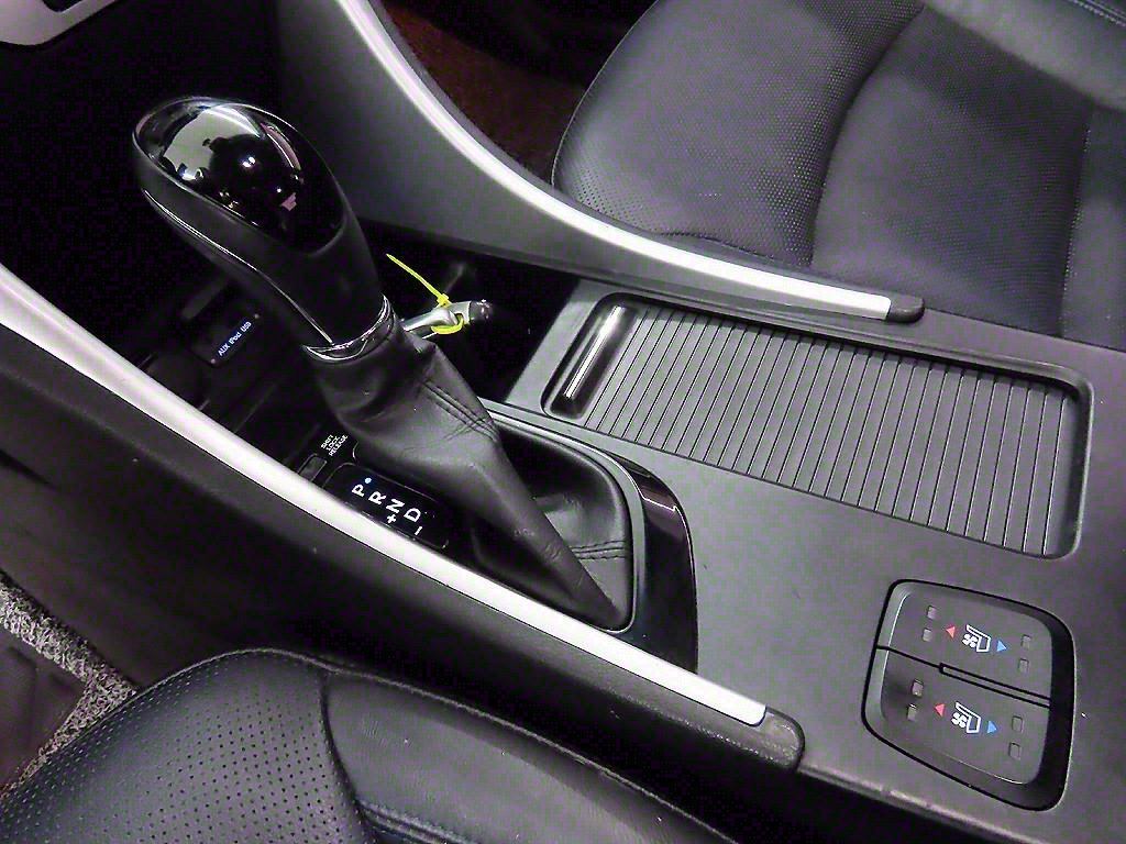 HYUNDAI Sonata - Vista 10