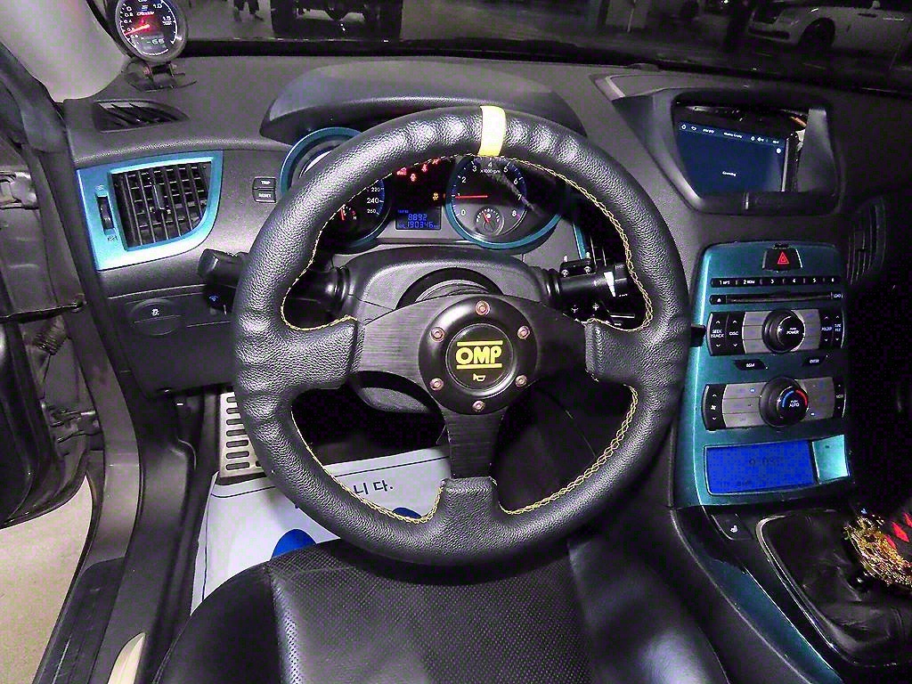 HYUNDAI Genesis - Vista 8