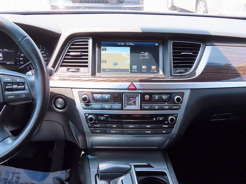 Genesis G80 - Vista 10