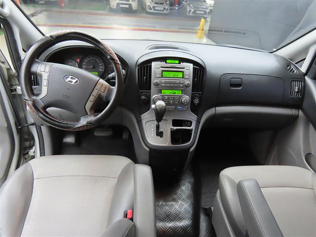 HYUNDAI Starex - Vista 7