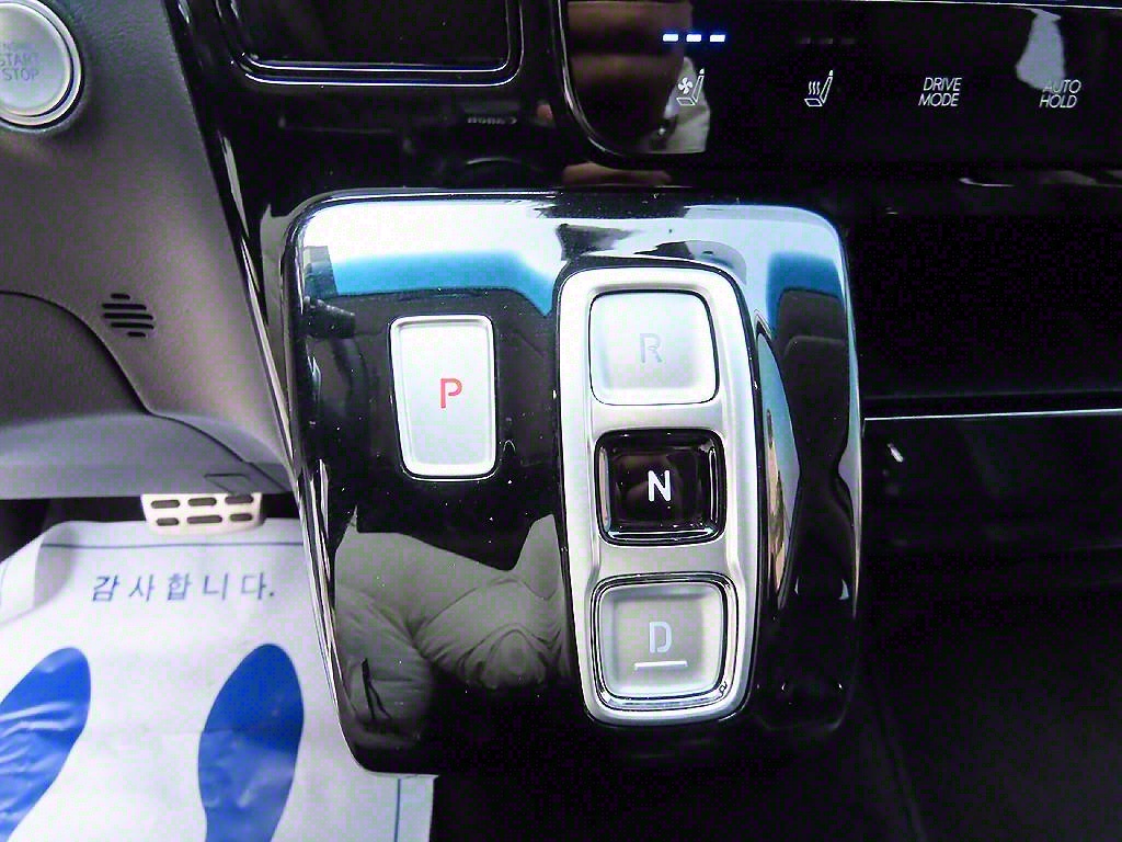 HYUNDAI Staria - Vista 11