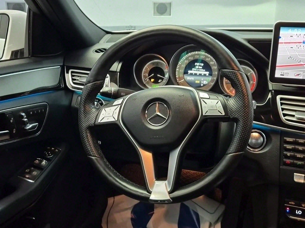 Mercedes Benz E class - Vista 9