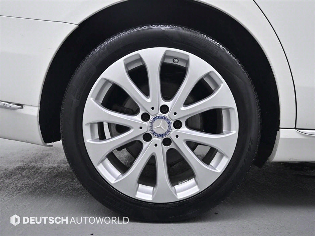 Mercedes Benz E class - Vista 5