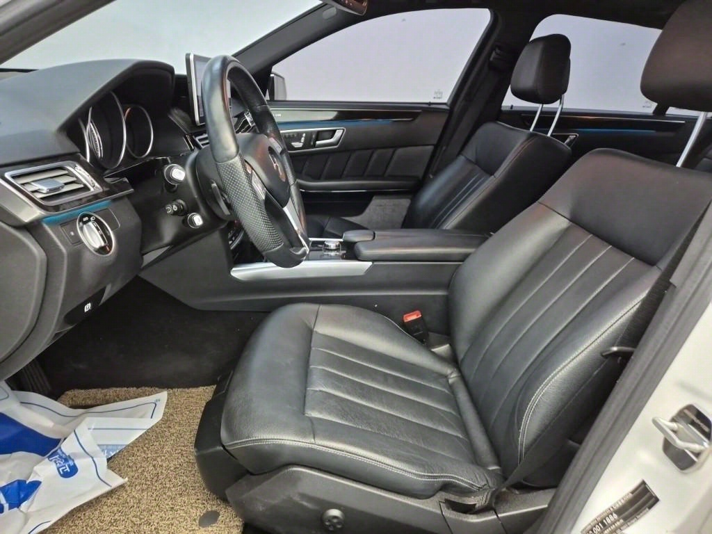 Mercedes Benz E class - Vista 11