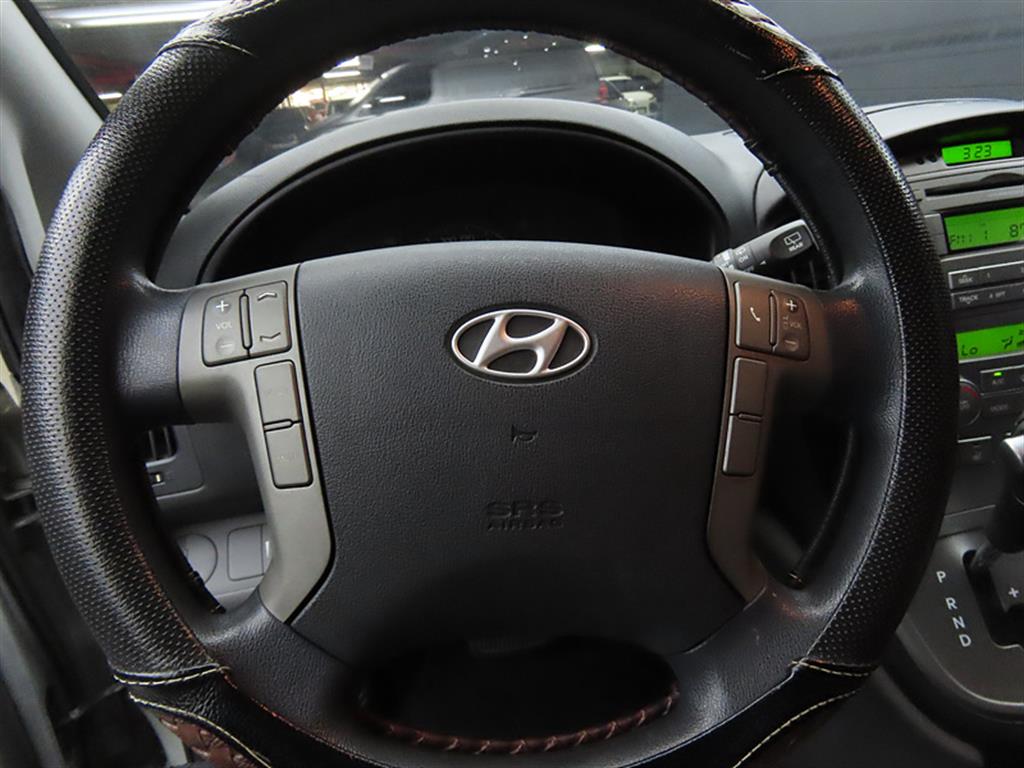 HYUNDAI Starex - Vista 8