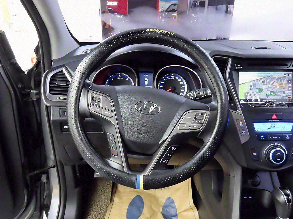 HYUNDAI Santa Fe - Vista 9