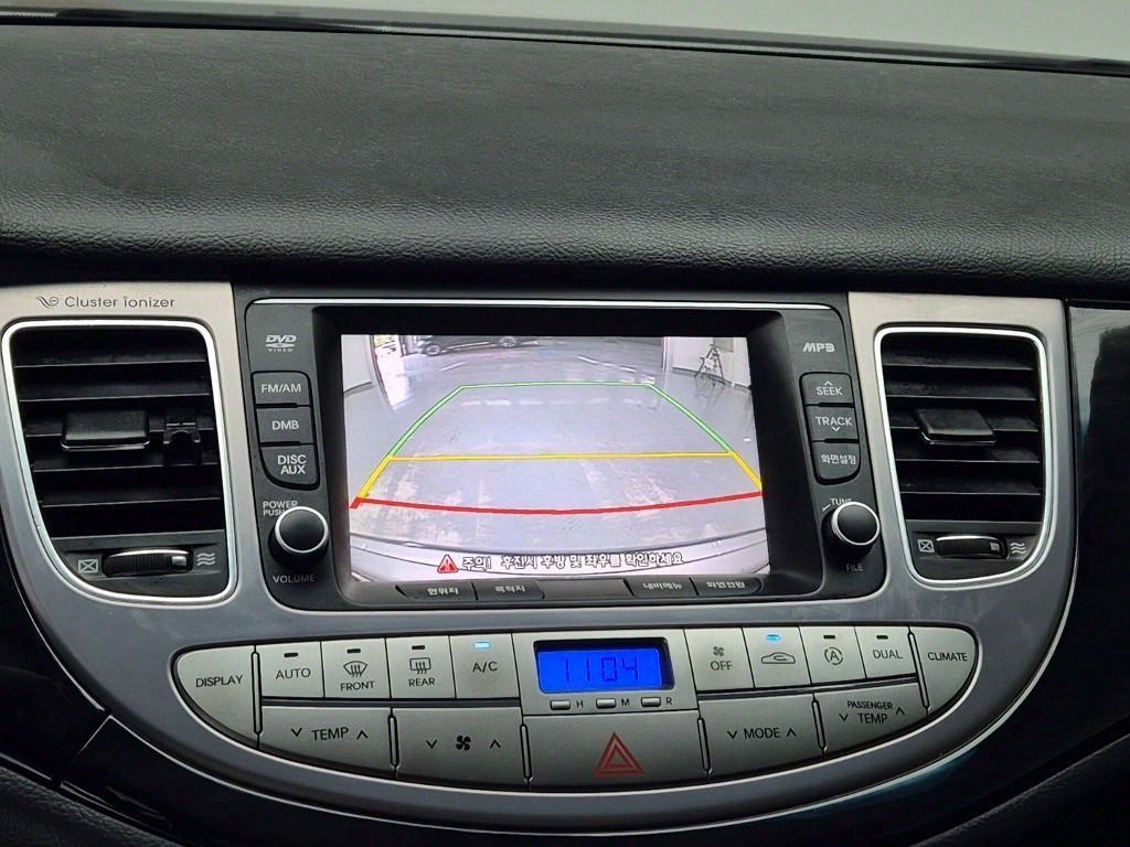 HYUNDAI Genesis - Vista 12