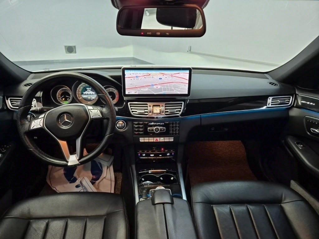 Mercedes Benz E class - Vista 7