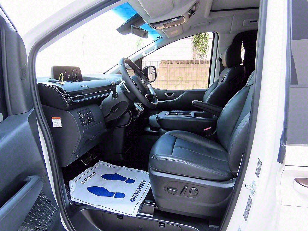 HYUNDAI Staria - Vista 5