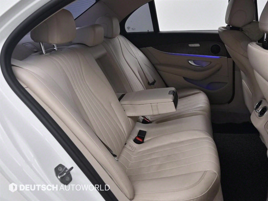 Mercedes Benz E class - Vista 12