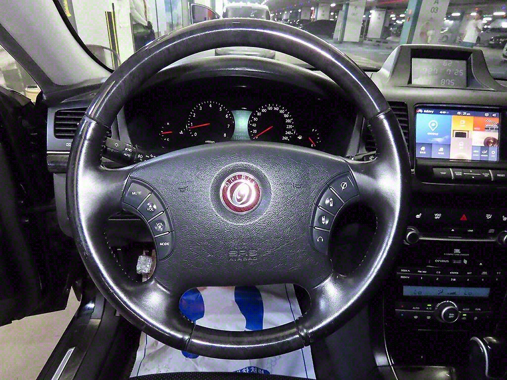 KIA Opirus - Vista 8