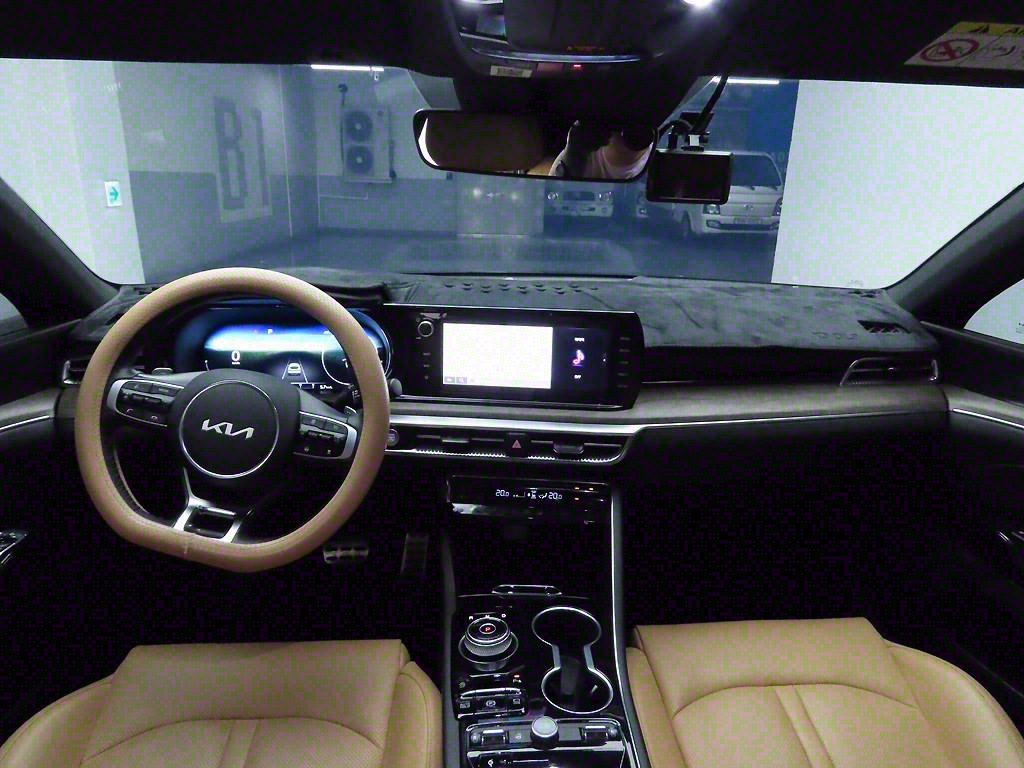 KIA K5 - Vista 7