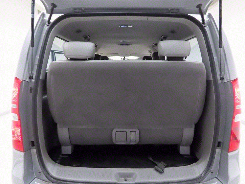 HYUNDAI Starex - Vista 5