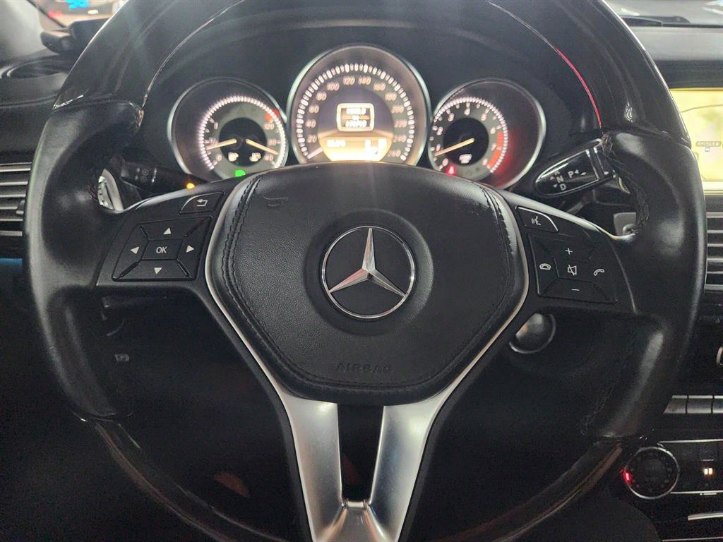 Mercedes Benz CLS Class - Vista 8