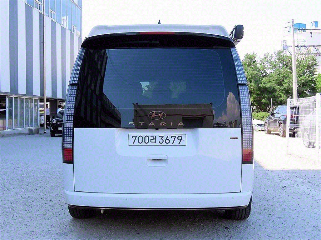 HYUNDAI Staria - Vista 4