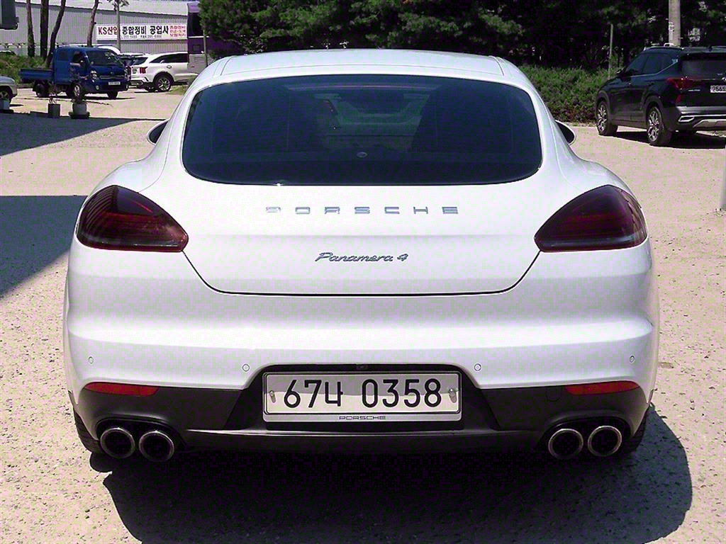 Porsche Panamera - Vista 4