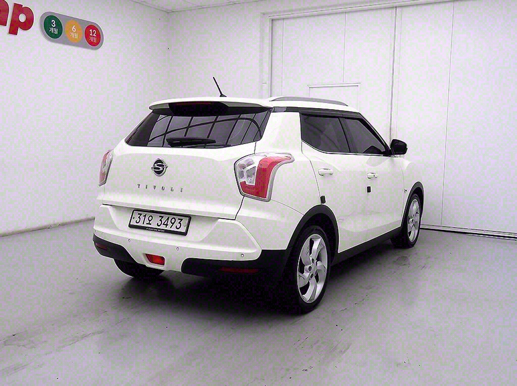 Ssangyong Tivoli - Vista 4