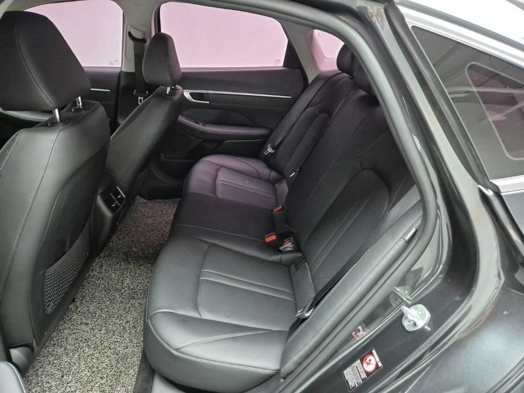 HYUNDAI Sonata - Vista 7