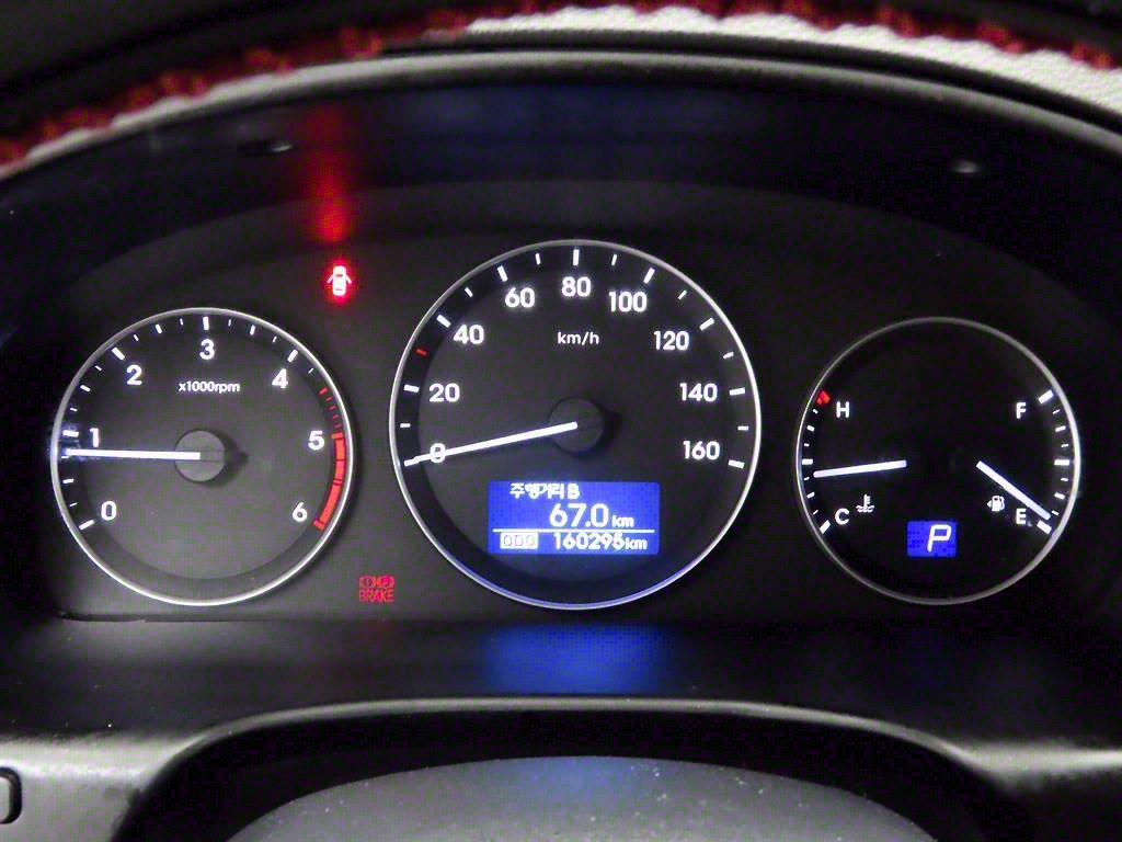 HYUNDAI Starex - Vista 6