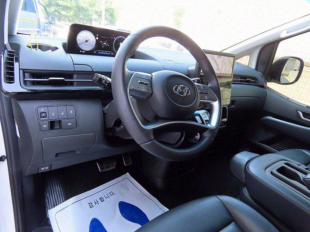 HYUNDAI Staria - Vista 9