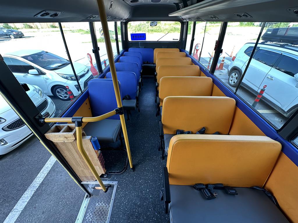 medium and large bus Hyundai bus 2016 Amarillo - Importación desde Corea - HF Imports Iquique - Foto 19