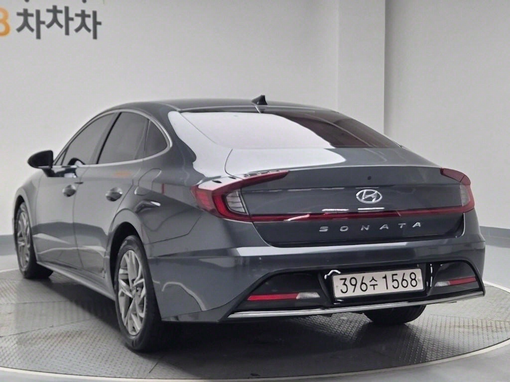 HYUNDAI Sonata - Vista 4