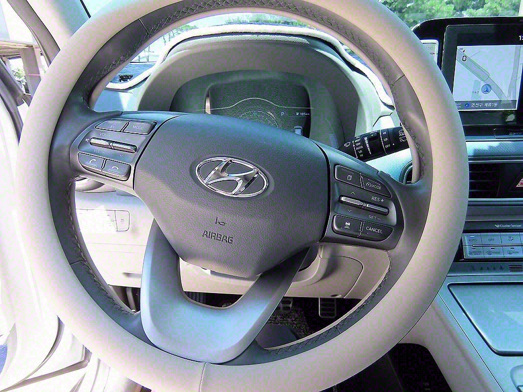 HYUNDAI Kona - Vista 8