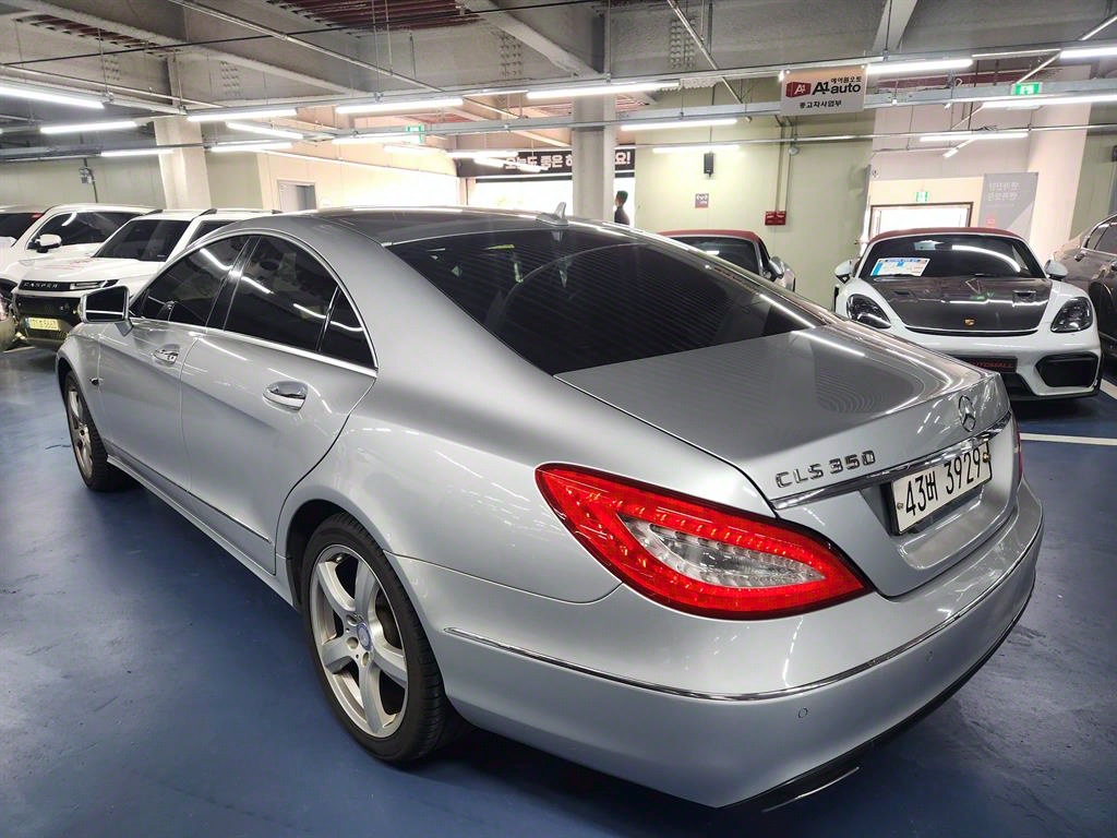 Mercedes Benz CLS Class - Vista 5