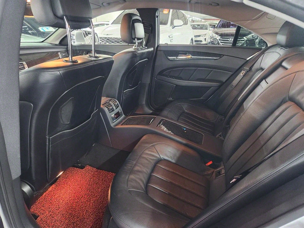Mercedes Benz CLS Class 2012 Plateado - Importación desde Corea - HF Imports Iquique - Foto 15