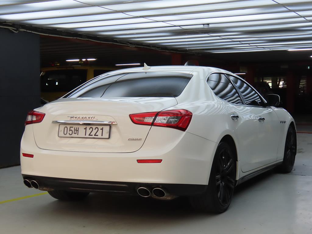 Maserati Ghibli - Vista 4