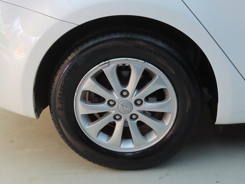 KIA K3 2015 Blanco - Importación desde Corea - HF Imports Iquique - Foto 15