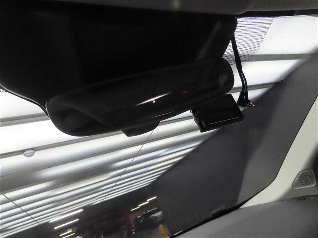 Jaguar I-PACE - Vista 12