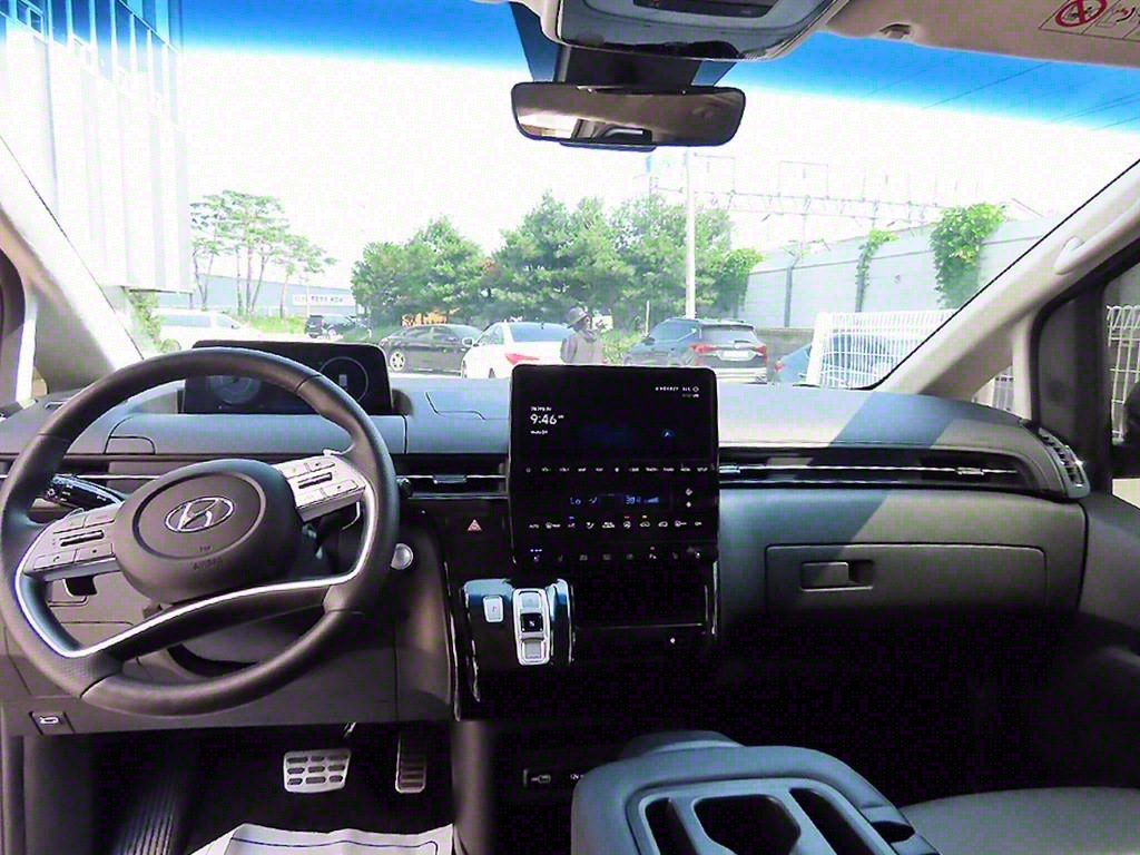 HYUNDAI Staria - Vista 8