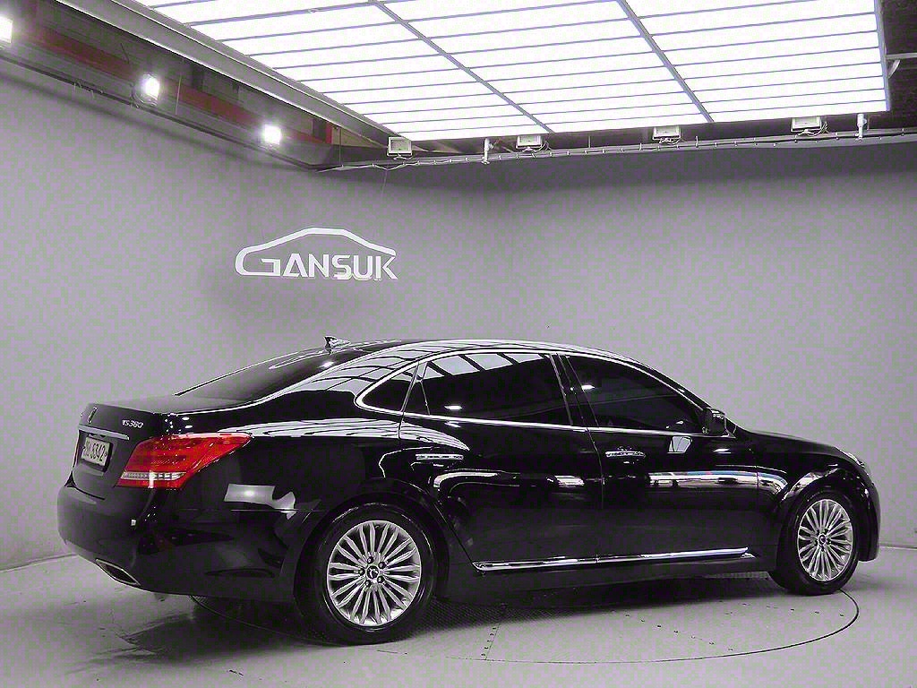 HYUNDAI Equus - Vista 7