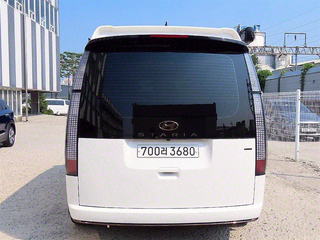 HYUNDAI Staria - Vista 4